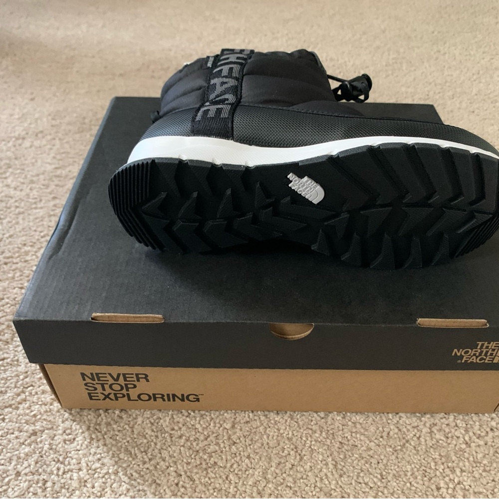 Youth Thermoball Slip on Boots Waterproof size 2